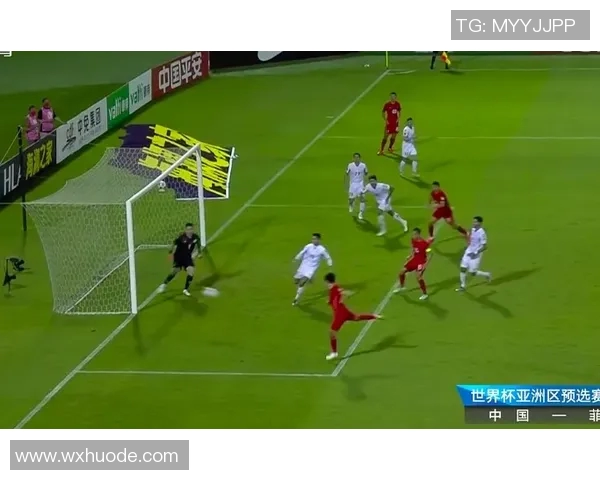 足球明星踢球风采全景图文解析与精彩瞬间回顾